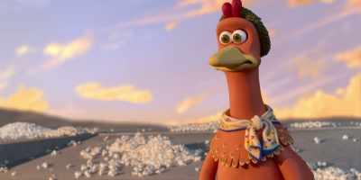 [group chattering excitedly] - Chicken Run: Dawn of the Nugget