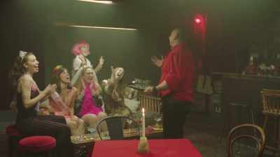 [group cheers]
[music blares] - Mia and the Dragon Princess