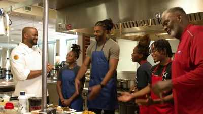 [GROUP CLAPPING] - Harlem Globetrotters: Play It Forward