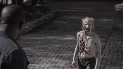 [GROWLING CONTINUES] - Fear the Walking Dead
