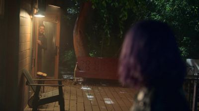 [growling continues] - Marvel's Runaways