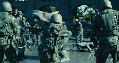 - [growling lowly]
- [panicked chatter] - The Suicide Squad