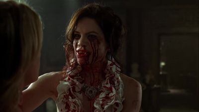 [GROWLING] - True Blood