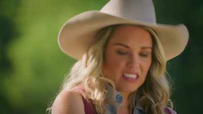 [growling] - Yellowstone Romance