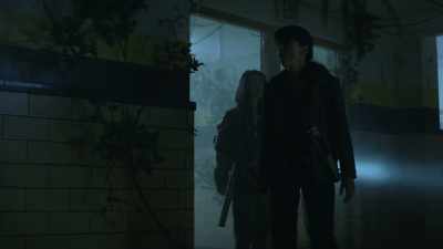 [Growling] - The Walking Dead: World Beyond