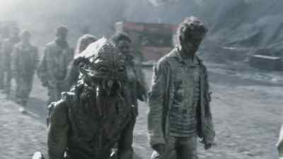 [ growls, buzzes ] - Falling Skies