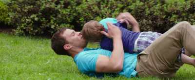 (GROWLS PLAYFULLY) - Fifty Shades Freed