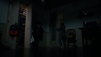 (growls)
(screaming) - Sleepy Hollow