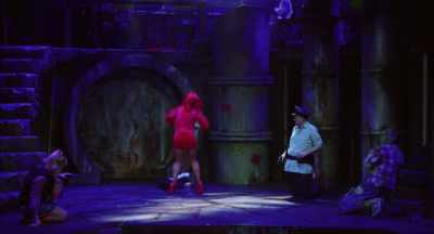(grunting)
(audience snickering) - The Toxic Avenger: The Musical