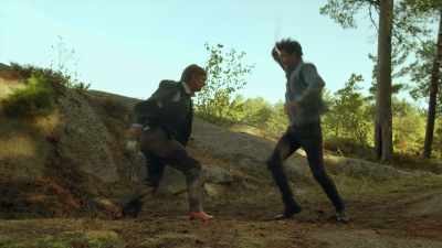 [grunting, fighting] - Carter