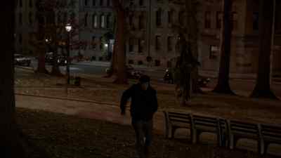 (grunting)
(tires screech) - The Americans