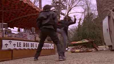 -[GRUNTS]
-Aah! Oh! - Relic Hunter