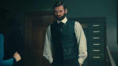 -[GRUNTS]
-I'M SURE YOU'VE
ALREADY CONSIDERED THIS. - Miss Scarlet and the Duke