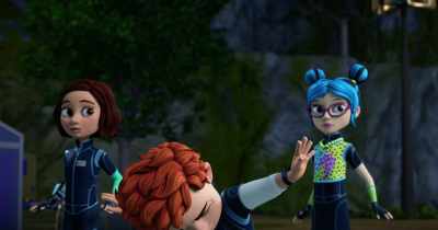 [grunts] Oh, no, he's moved
from improvisation to props. - Spy Kids: Mission Critical