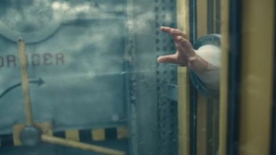[grunts, panting] - Snowpiercer