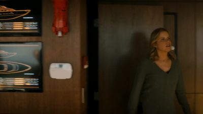 ( grunts ) - Fear the Walking Dead