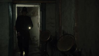             (grunts) - Murdoch Mysteries