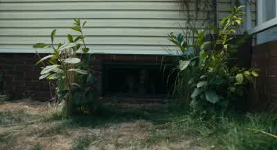 TESS: There's someone else in there. - Barbarian