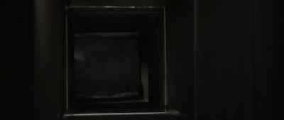 [grunts]
The vent turns. - Escape Room