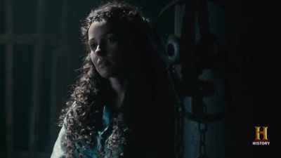 - (GRUNTS)
- (YELLING) - Vikings