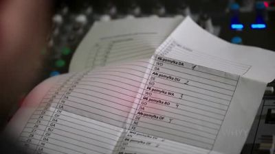 Grzyb pretends to memorize
sets of letters. - Nova