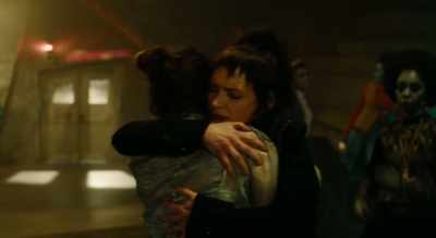 - [guards shouting]
- [Lydia gasps] - Beetlejuice Beetlejuice