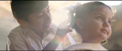 Gudiya, you have
a mole behind your ear... - Bharat