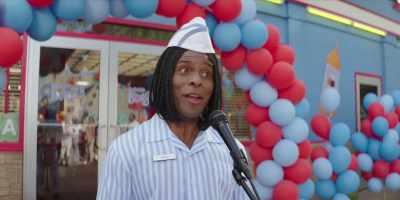 Guess it's true. Everybody
that works at Good Burger - Good Burger 2