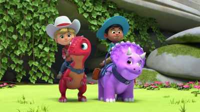 -Guess we'd better head home, too.
-You comin', Min? - Dino Ranch