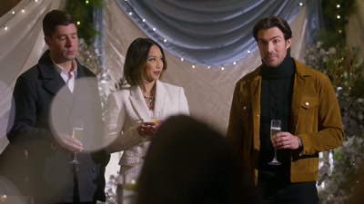 GUESTS APPLAUDING - Yuletide the Knot