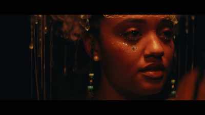 [guests murmuring] - The Young Wife