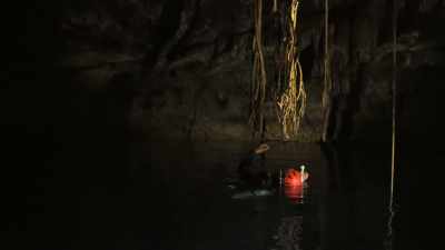 Guillermo has explored
this remote cenote before, - Lost Treasures of the Maya