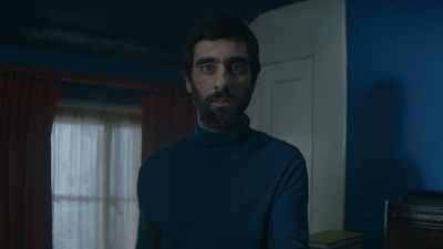 * Guitars gonna sound like
a nuclear destruction * - The Little Drummer Girl