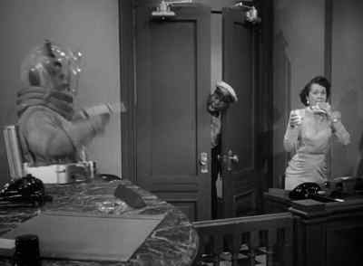 (gun buzzing) - Abbott and Costello Go to Mars