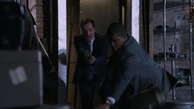 Gun! FBI! FBI! - White Collar