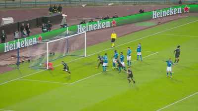 -...Gündoğan and got it in!
-[crowd cheer] - All or Nothing: Manchester City