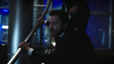 -(gunfire continues)
-* Mm... * - The Resident