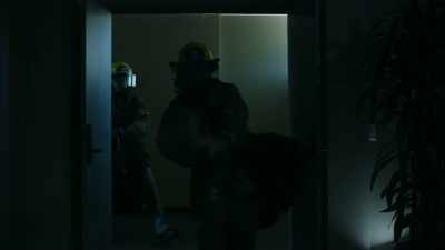 [ Gunfire ] - The Rookie: Feds