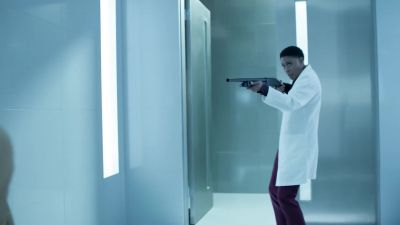 - [gunshot]
- Ahh! - Black Lightning