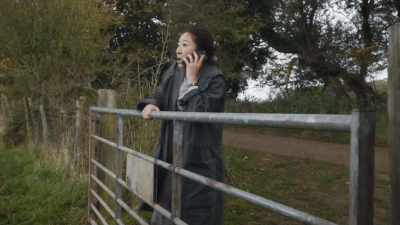 (GUNSHOT)
(EXCLAIMS) - Killing Eve