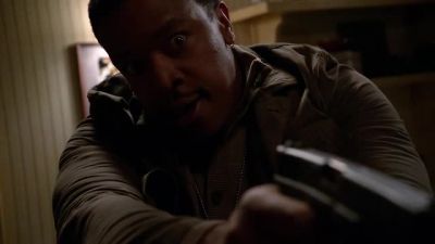 [Gunshot] [Groans] - Grimm