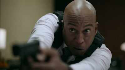 [ Gunshots ] - The Rookie: Feds