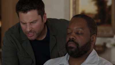 Gus, go hard!
- [grunting] - Psych 2: Lassie Come Home