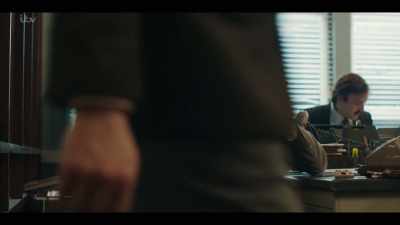 Guv. Woman at the front desk, - Des