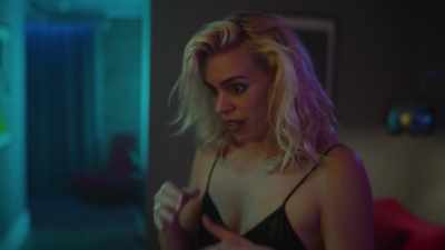 ♪ Guy... ♪ - I Hate Suzie