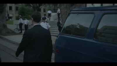 Guys, can we get your help
down here? - American Crime Story