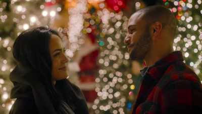 Guys! Come quick! - The Christmas Sitters