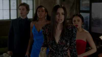 - Guys, we gotta go.
- Ava's right. Let's.. - Pretty Little Liars: The Perfectionists