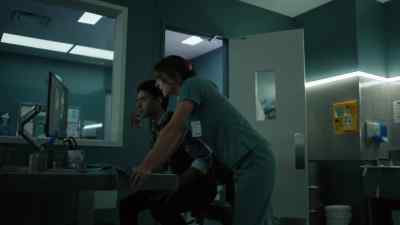 - Guys, I can't wait anymore!
- Something freaky's goin' on. - Coroner