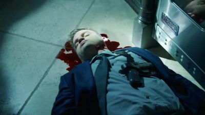 Guys, I got a body
in the kitchen. - NCIS: Los Angeles